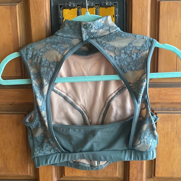 Two piece dance costume - Picture 3 of 8